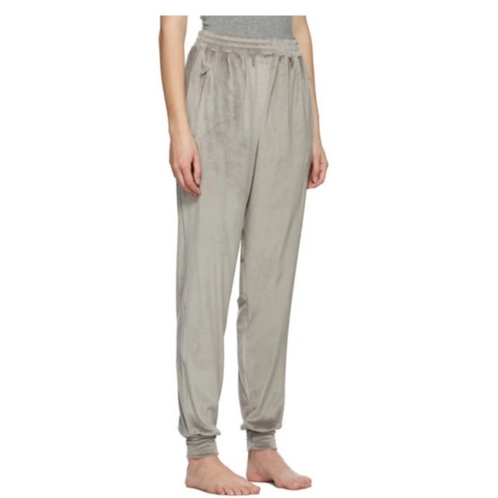 NWOT SKIMS Gunmetal Grey joggers with cuffed ankle in WOMENS SIZE medium